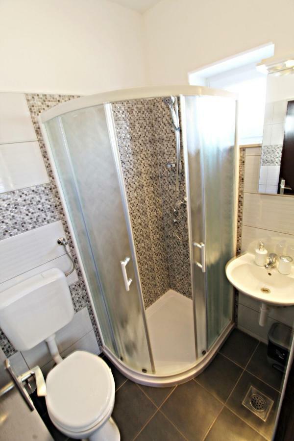 Guesthouse Sovlje Tribunj  Luaran gambar